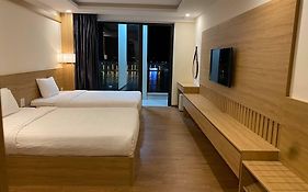 Luxe Hotel